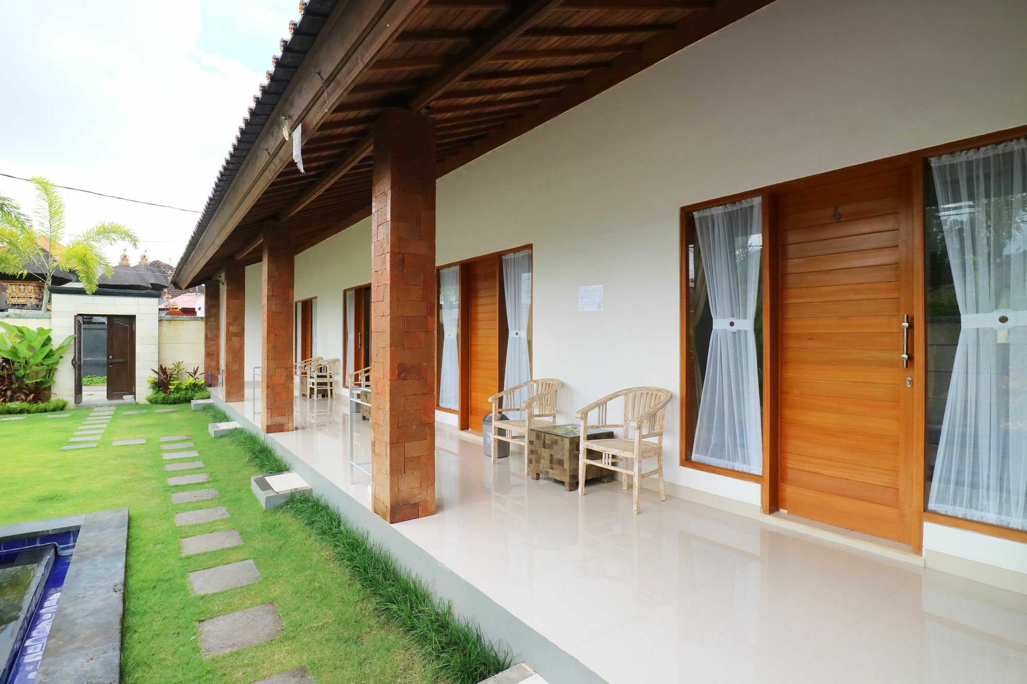 Aghasvina Guest House Canggu Exterior photo